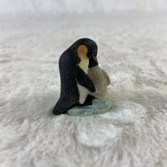 Vintage Stone penguins Mini Figurines  UDC 1996 Figurine 1 1/2" Tall - Picture 5 of 10
